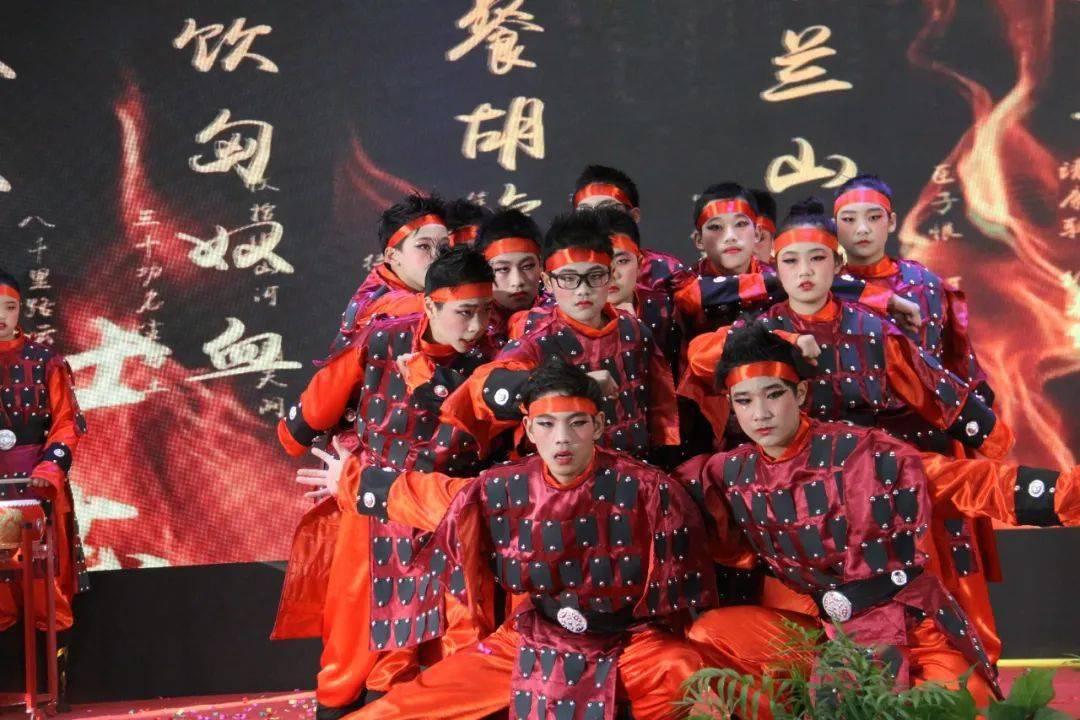 电脑开机后时不时自动高速运作变的很卡?-专业有问必答平台